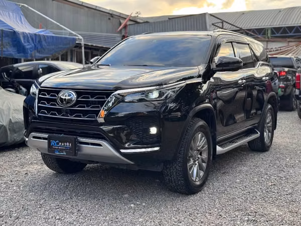 TOYOTA FORTUNER SRV 2024, AUTOMATICA 4X4 DE AGENCIA, COMO NUEVA