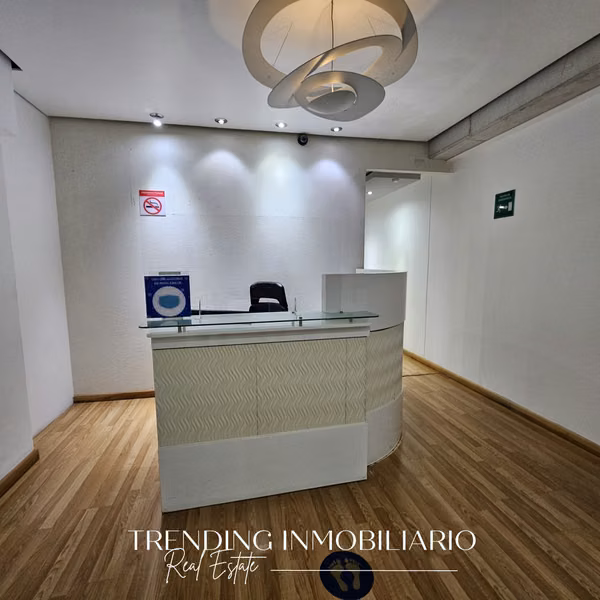 Furnished office for rent Platina building zone 10 with 9 spaces + 2 parking spaces