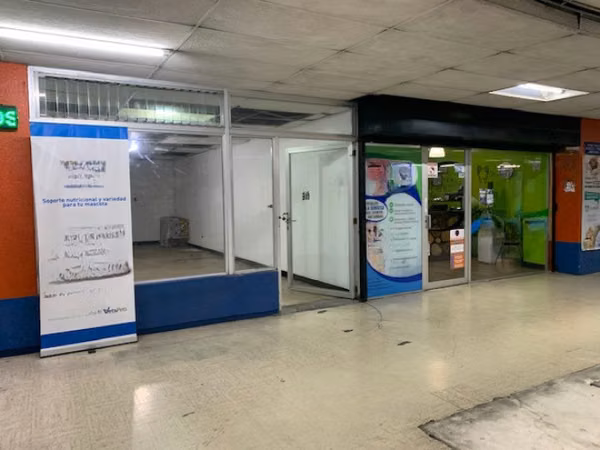 Local Comercial en Renta en Centro Comercial Zona 5