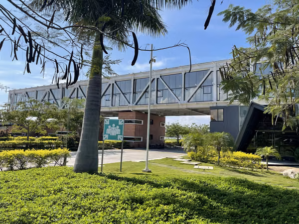 Sale of warehouses and land in industrial park