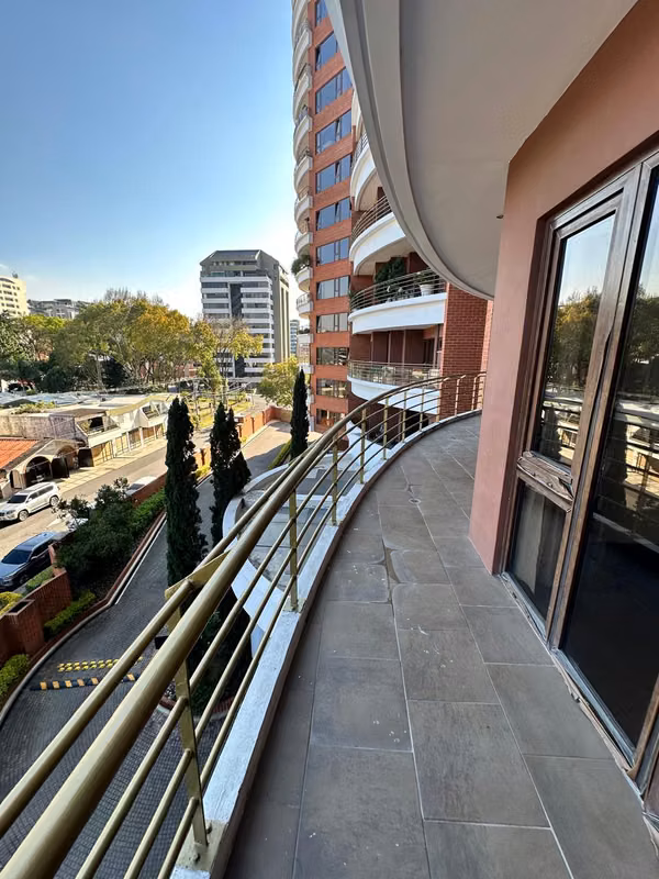 Apartamento grande en renta en zona 14