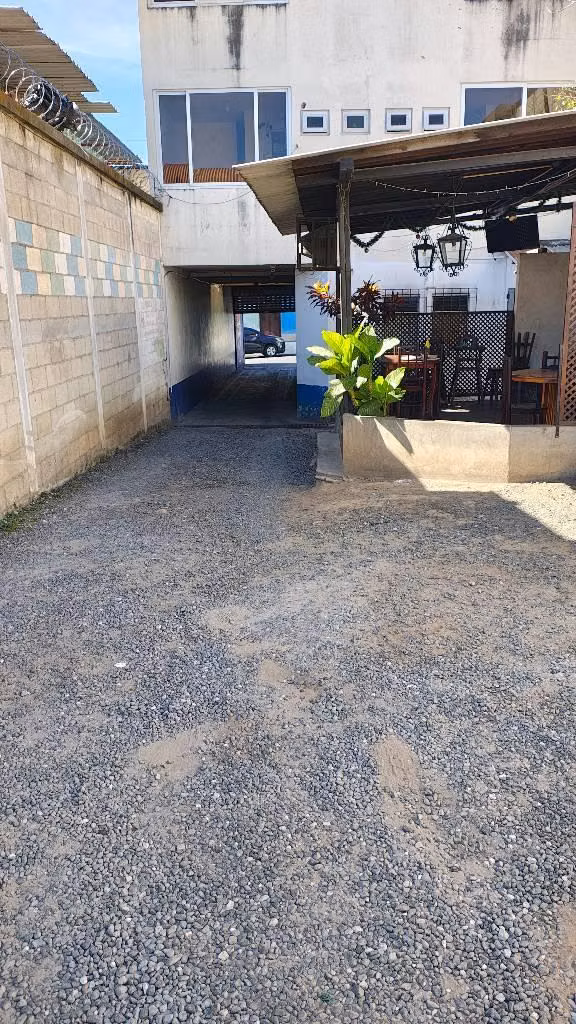 Inmueble comercial vendo a 2 cuadras del parque de villa nueva y a 3 cuadras del Centro comercial Sta Clara