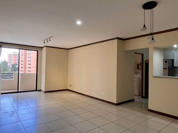 TORRE CASTELAR ZONA 10 APARTAMENTO EN RENTA
