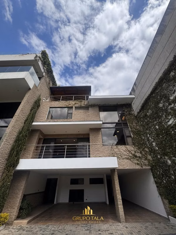 HOUSE AREA 13 RENT AND SALE