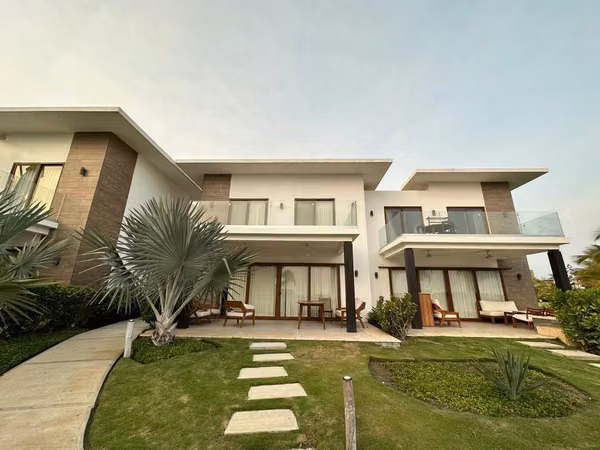MONTERRICO VILLAS LA MAR  HERMOSA CASA EN VENTA