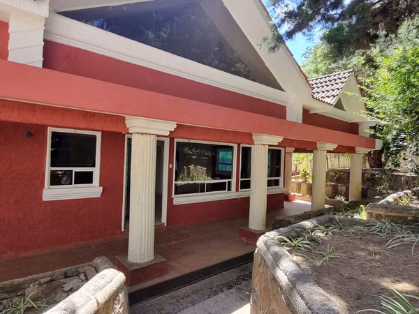 Casa en Venta en Labor de Castilla 1 – San Lucas / Mixco | Terreno 3,120 v²