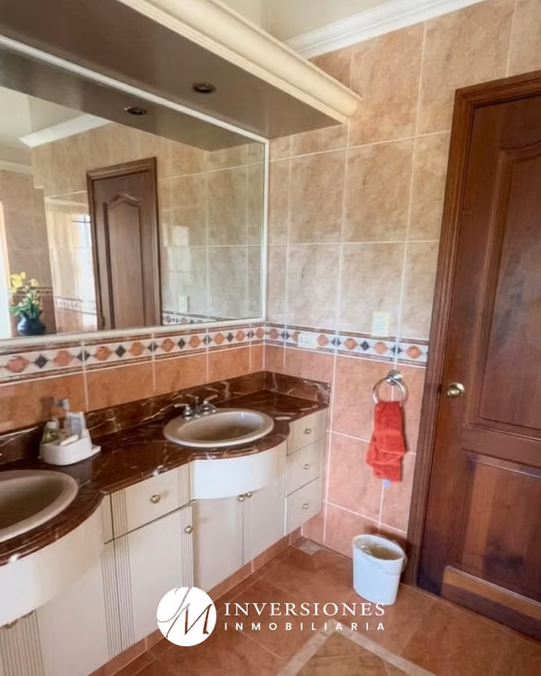 House for sale in residential area 16