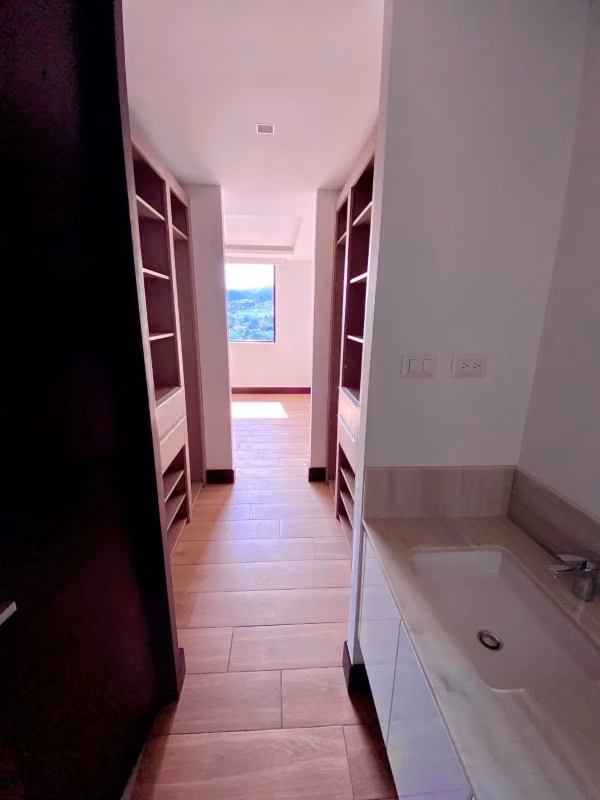 Zona 15 Edificio BADEN Apartamento en Renta