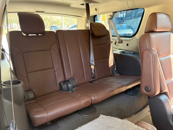Chevrolet Suburban LTZ BLINDADA año 2015 de agencia