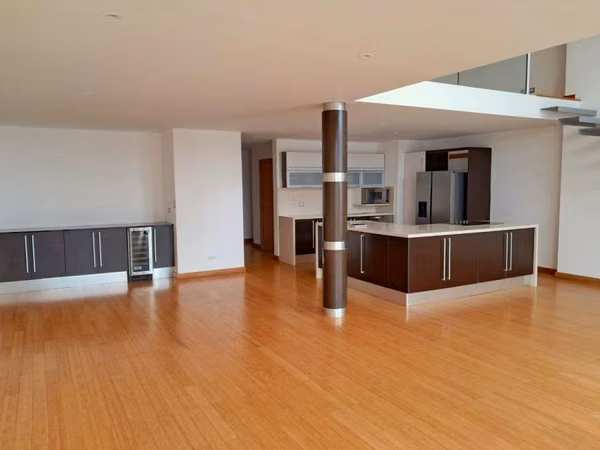 LUXURY APARTMENT, PREMIUM BUILDING ZONE 10