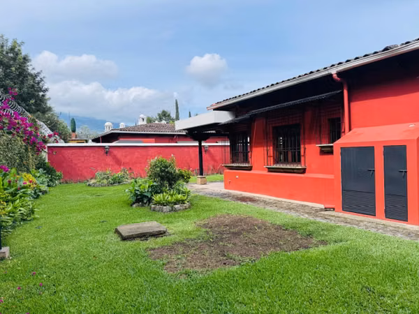 House for sale in exclusive residential - San Pedro El Panorama