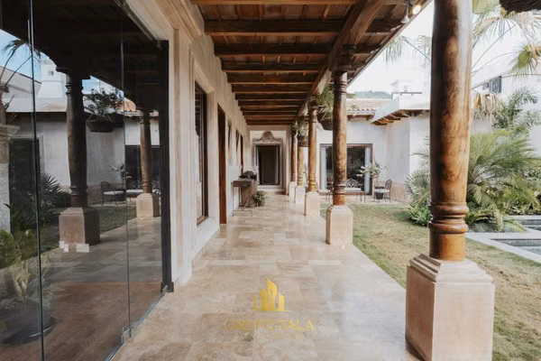 Premium House of 1 Level - 124; Entrance to Antigua Guatemala