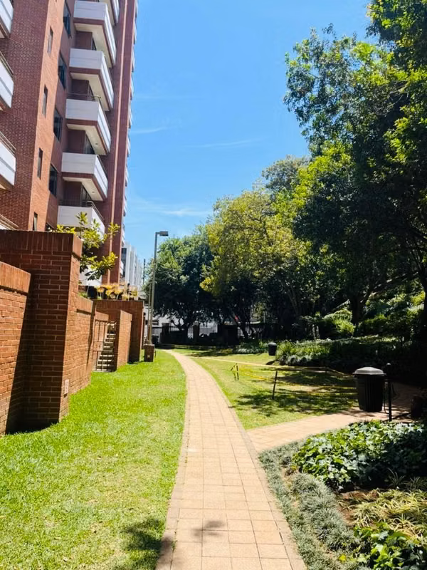 VENDO LINDO APARTAMENTO DE 1 HABITACIÓN EN ZONA 10 A UNA CUADRA DE LA 20 CALLE