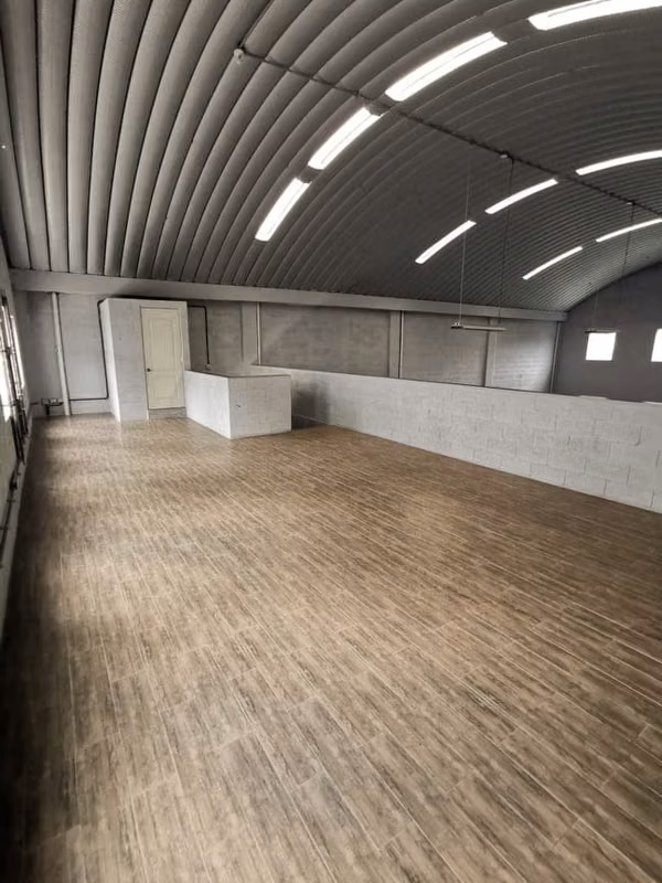 Oficera for Sale Calzada Roosevelt / Megacentro