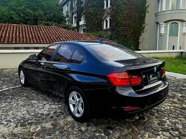 BMW 320i