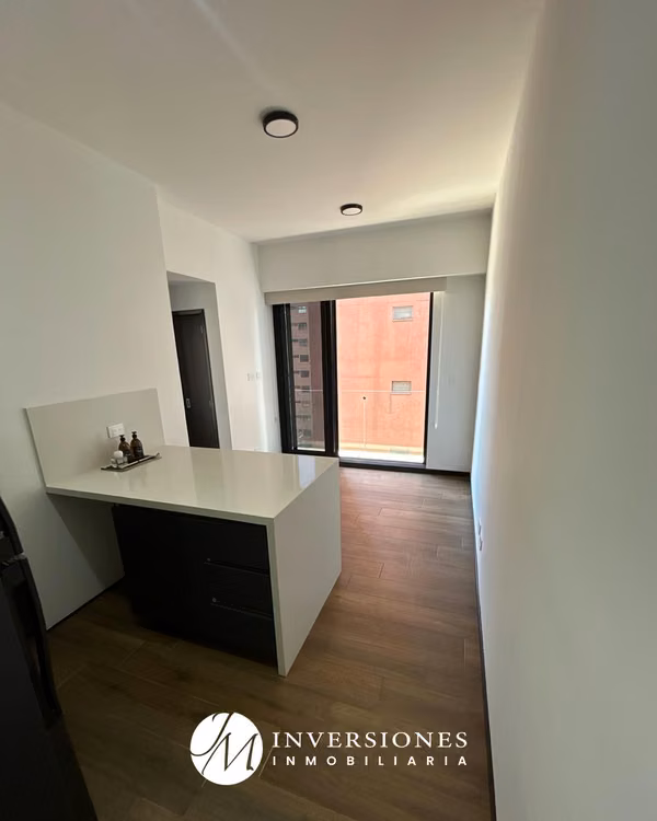 Apartment for rent in area 10 near the Oakland shopping center