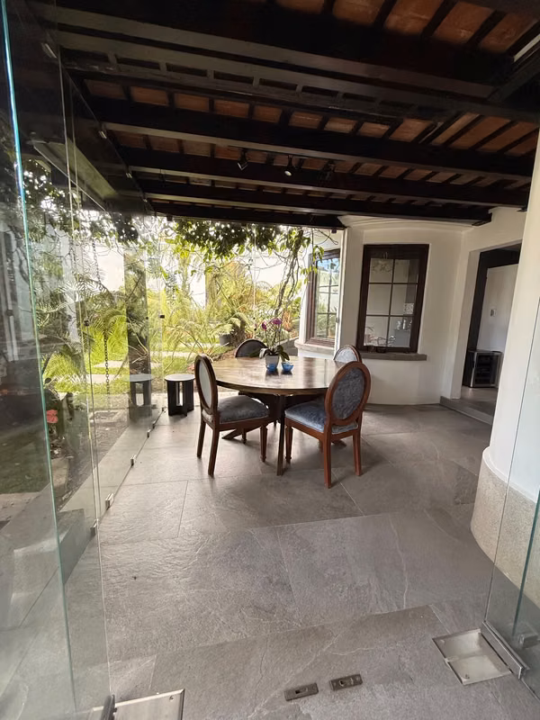 VENDO AMPLIA CASA RESIDENCIAL LOS DIAMANTES CAES KM. 16.5