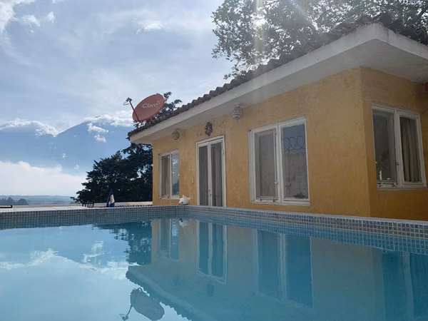 SE VENDE CASA CERCANA A ANTIGUA