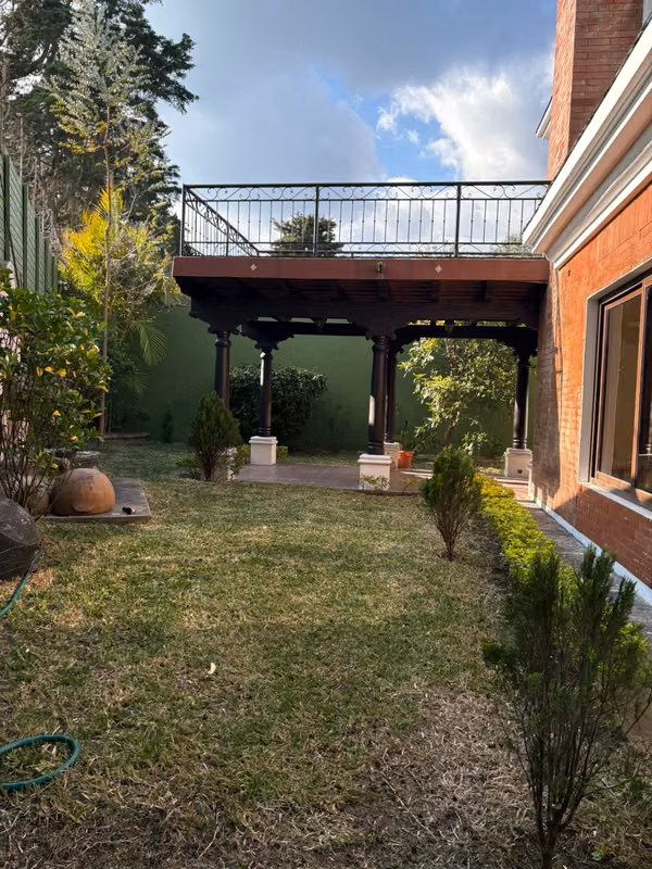 FAMILY HOME FOR SALE with Study and Pergola in Km 19.9 CAES