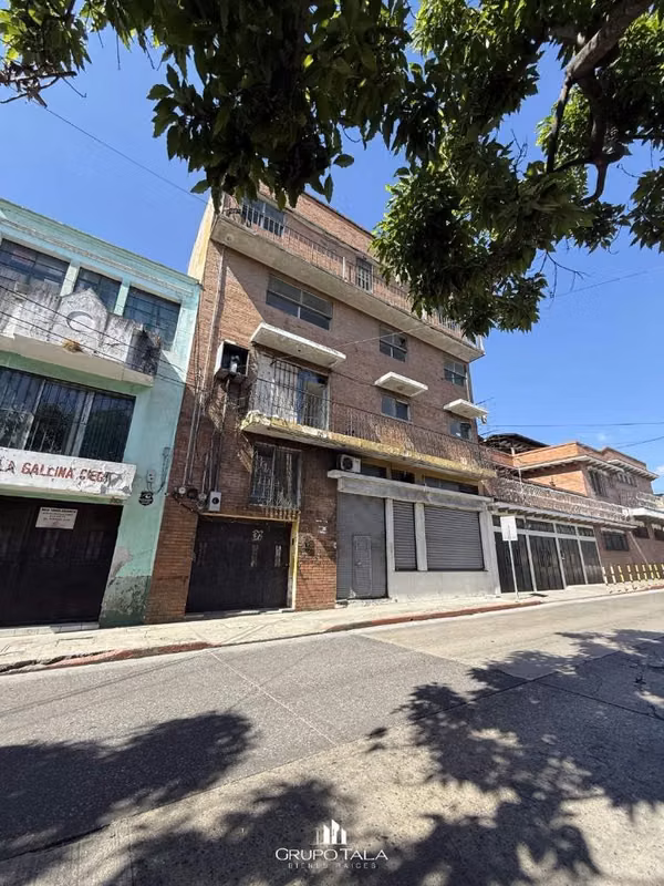 Area 1 building for sale, excellent investment.