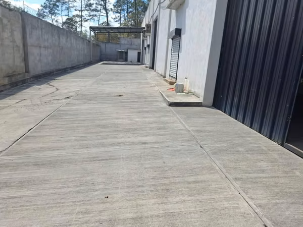 Alquilo Bodega 386 M2