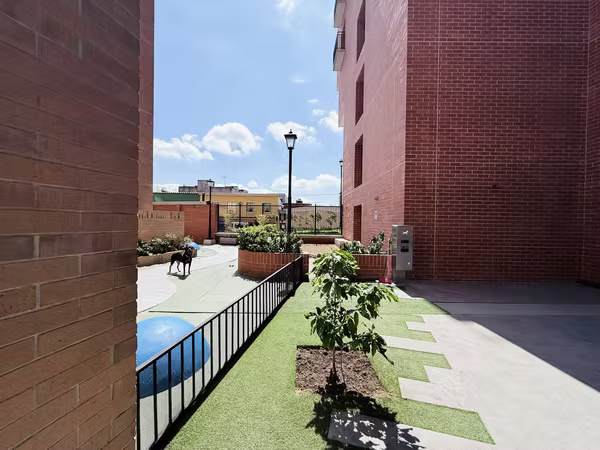 APARTAMENTO P/ ESTRENAR, EDIFICIO CÉNTRICO 86.3 MTS2, 3 DORMITORIOS, ZONA 5