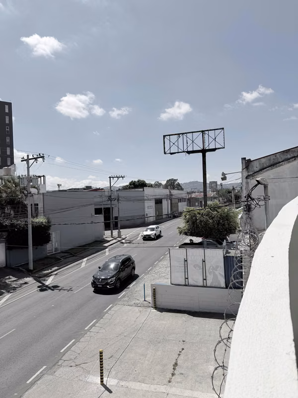 Edificio Comercial en renta. Zona 5GT
