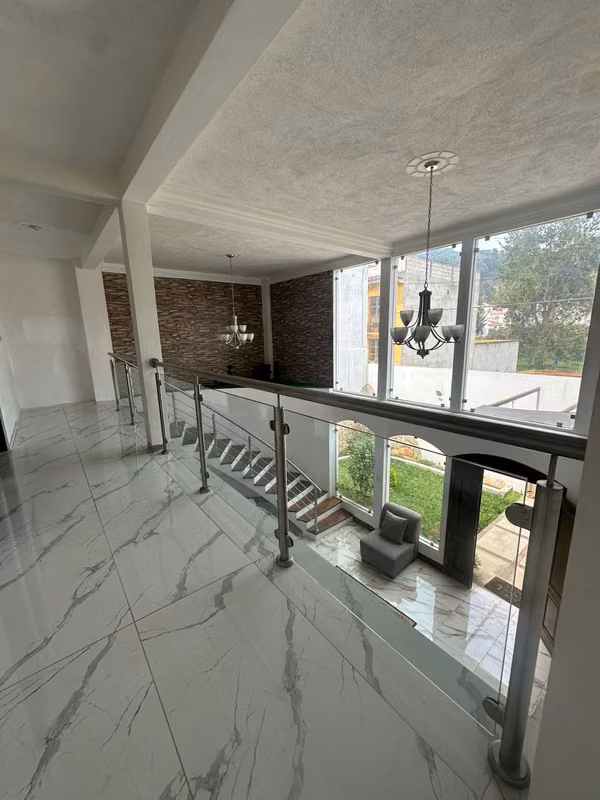 CASA GRANDE EN SANTA LUCIA MILPAS ALTAS