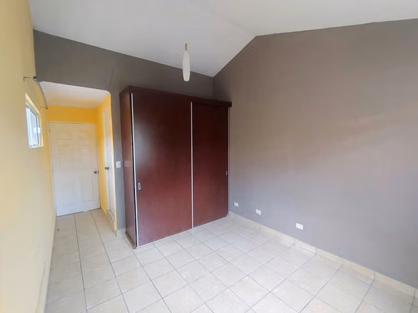 RENT EXCELLENT HOUSE / IN RESIDENTIAL SAN JOSÉ PINULA