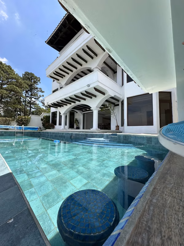 VENTA Casa Luxury Altos Monte Bello CAES km 9.5