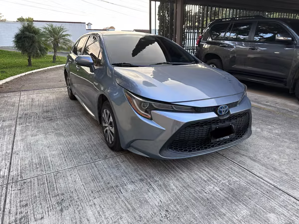 2022 Toyota Corolla Hybrid de agencia