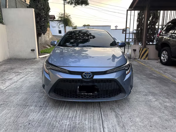 2022 Toyota Corolla Hybrid de agencia