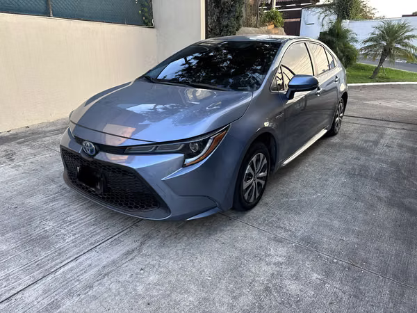 2022 Toyota Corolla Hybrid de agencia
