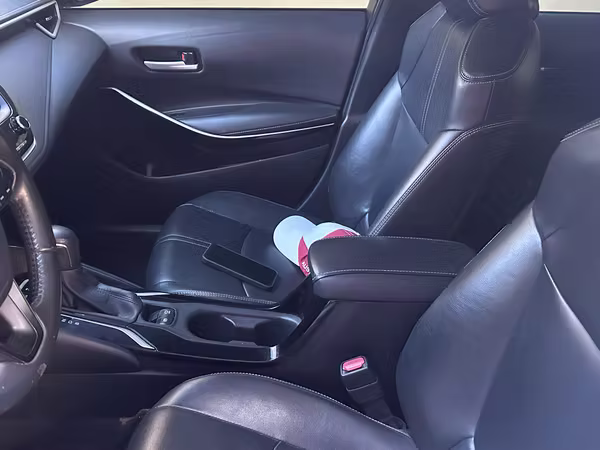 2022 Toyota Corolla Hybrid de agencia
