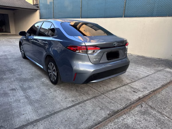 2022 Toyota Corolla Hybrid de agencia