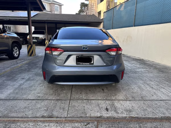 2022 Toyota Corolla Hybrid de agencia