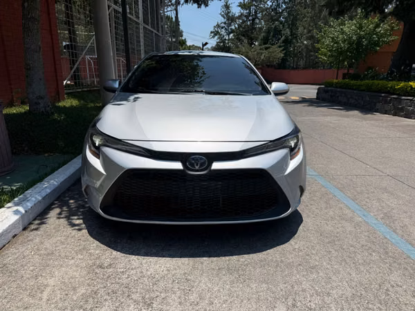 2022 Toyota Corolla Hybrid de agencia