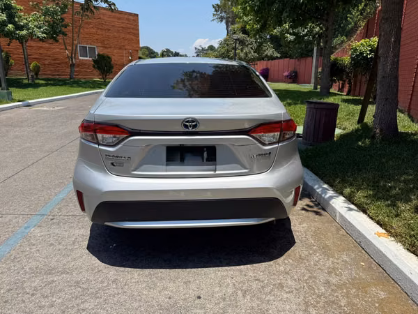 2022 Toyota Corolla Hybrid de agencia