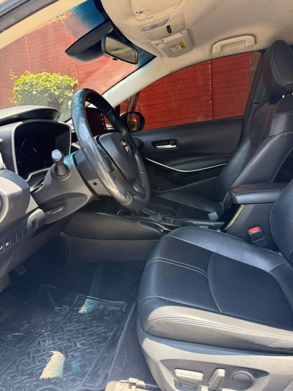 2022 Toyota Corolla Hybrid de agencia