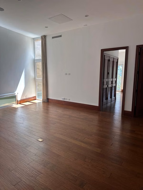 Alquilo exclusivo apartamento Vía 7 zona 10/ 2 habitaciones $3,900