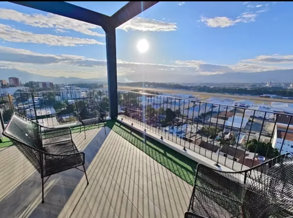 Vendo lindo apartamento zona 13 con jardín $220,000