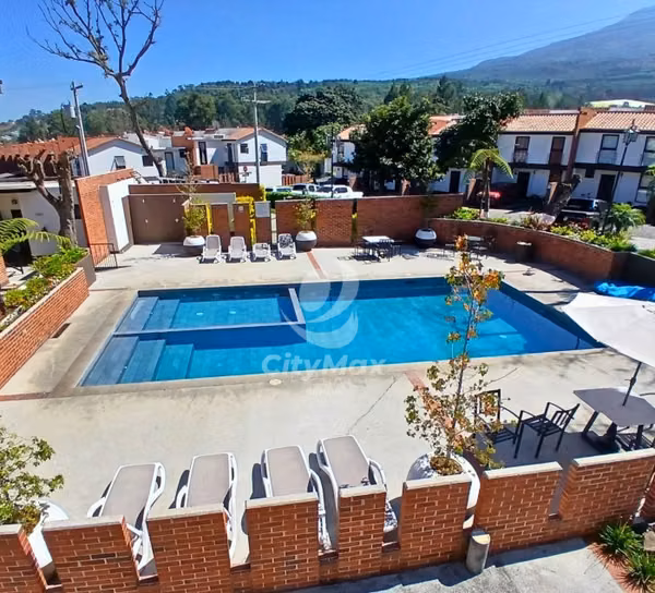 Casa en renta en condominio residencial senderos del comendador