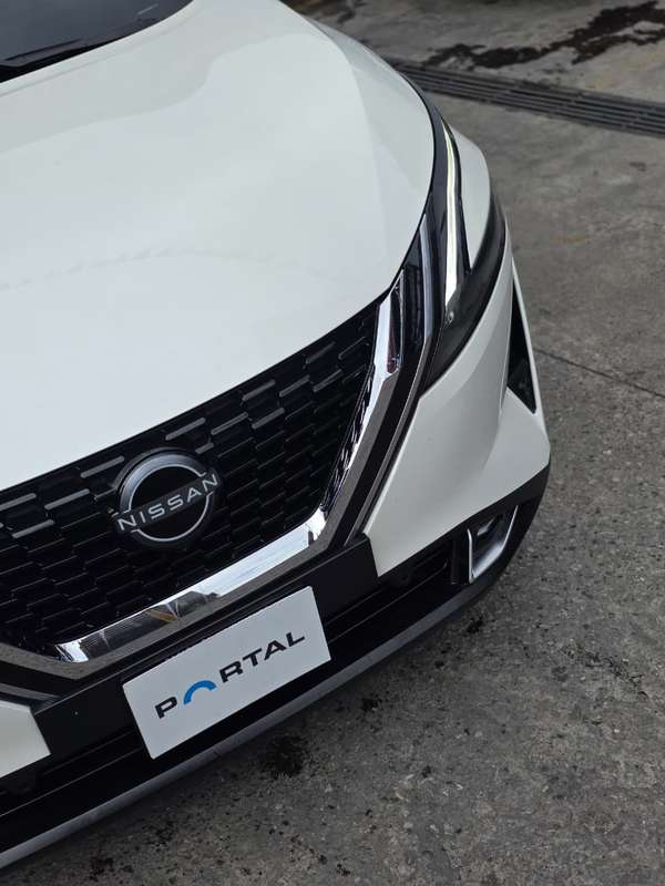NISSAN QASHQAI AWD 2024 COLOR BLANCO CON NEGRO