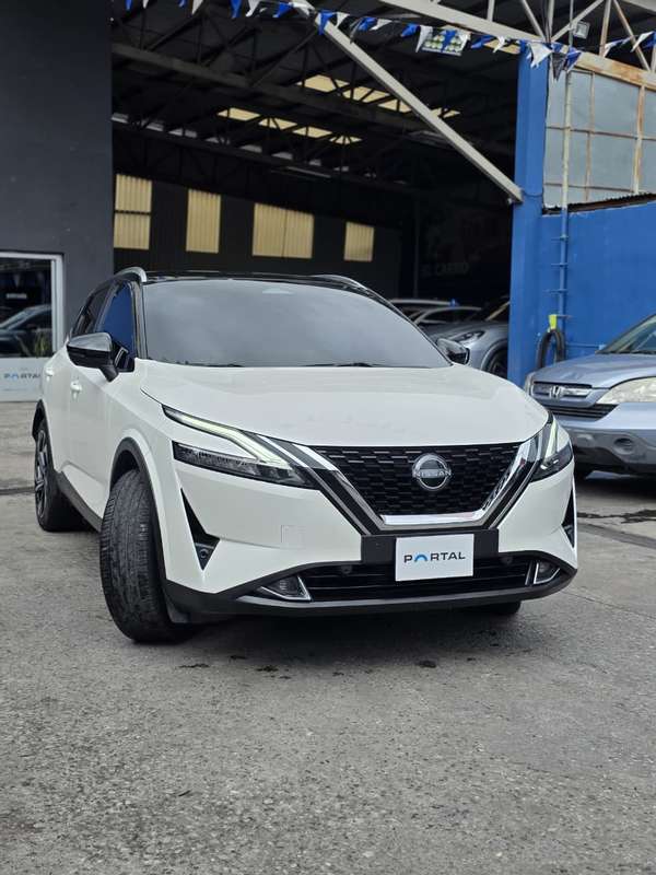 NISSAN QASHQAI AWD 2024 COLOR BLANCO CON NEGRO