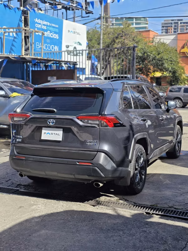 TOYOTA RAV4 HYBRID 2023 COLOR GRIS METALICO