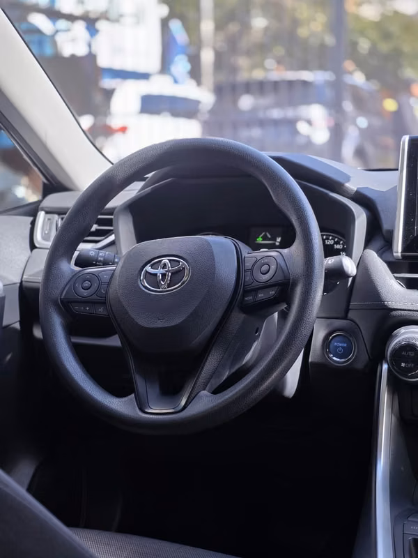 TOYOTA RAV4 HYBRID 2023 COLOR GRIS METALICO