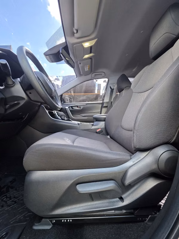 TOYOTA RAV4 HYBRID 2023 COLOR GRIS METALICO