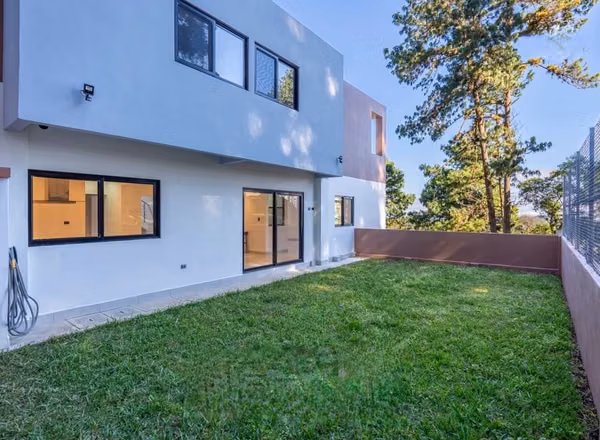 HOUSE FOR SALE IN AREA 16