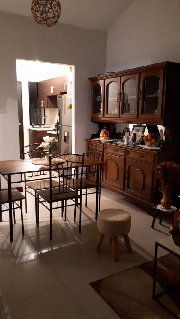 SELL 1 LEVEL HOUSE WITH GARDEN