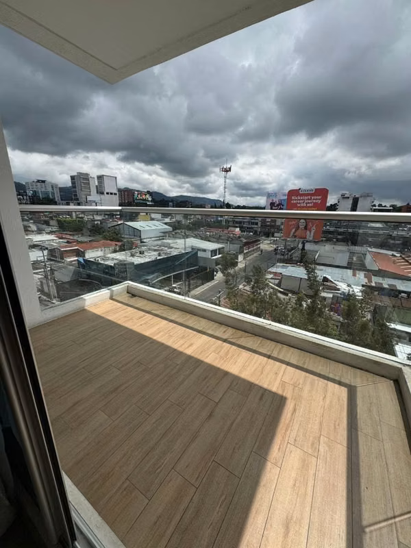 APARTAMENTO EN CITY HAUS ZONA 10 - 3 HAB CON BAÑO CADA UNA LISTO PARA MUDARSE PV
